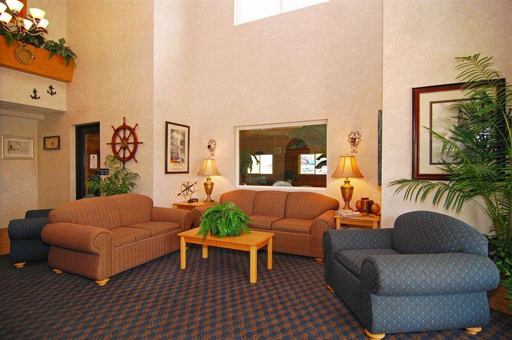 Comfort Inn & Suites Murrieta Temecula Wine Country Beltér fotó